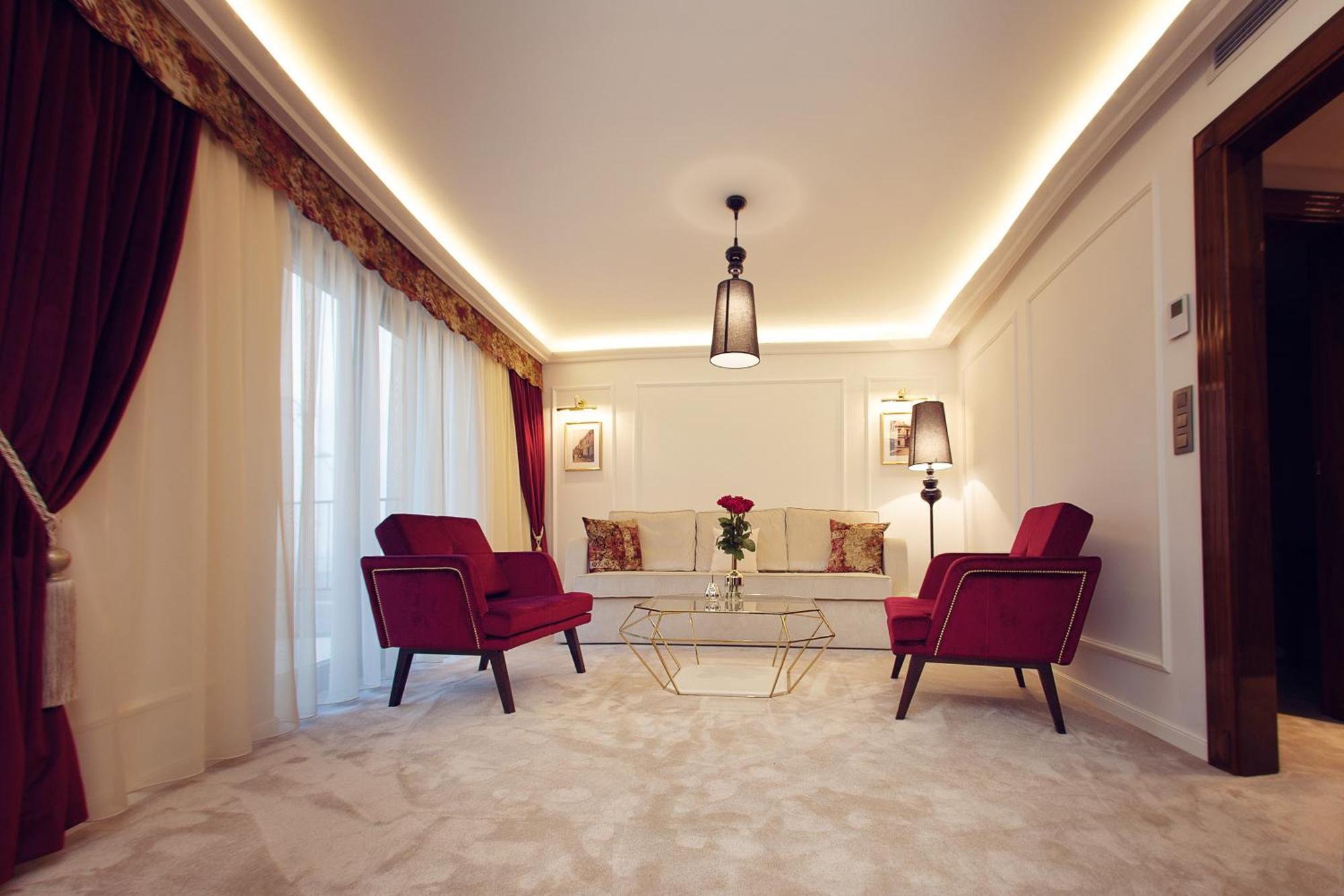 Hotel Zlaty Klucik - Golden Key With Luxury Spa Нитра Екстериор снимка