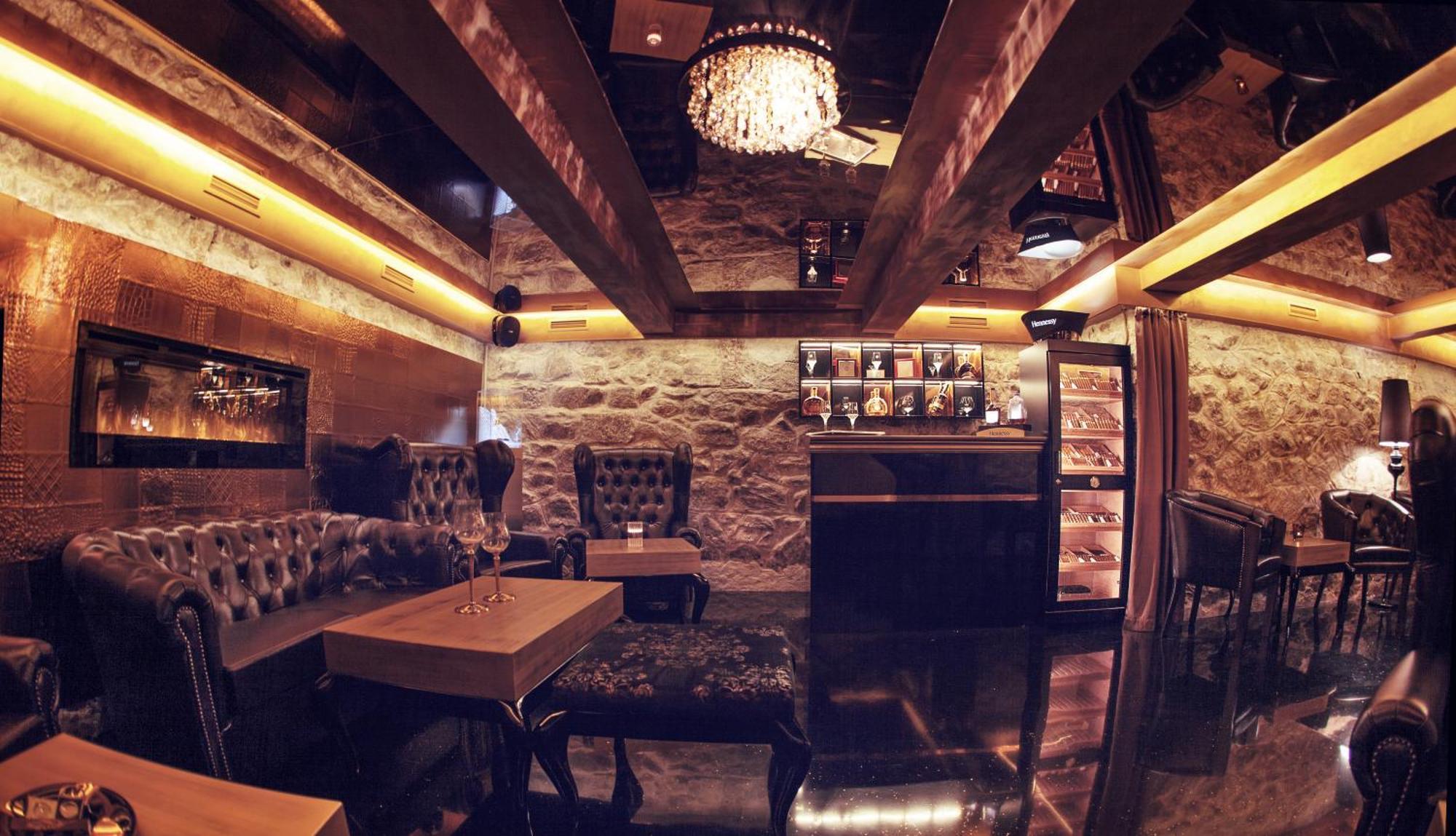Hotel Zlaty Klucik - Golden Key With Luxury Spa Нитра Екстериор снимка