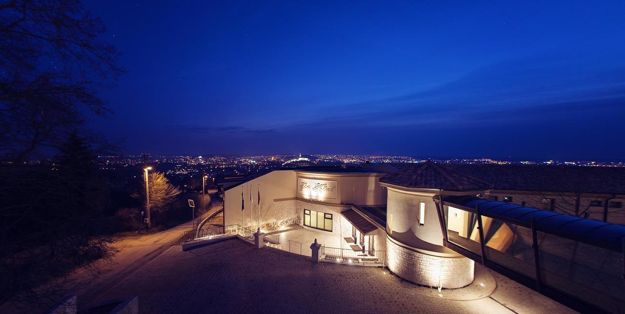 Hotel Zlaty Klucik - Golden Key With Luxury Spa Нитра Екстериор снимка